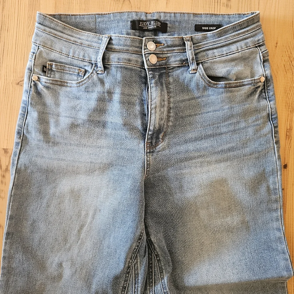 Judy Blue Women's Wide Crop Jeans - Picture 2 of 8